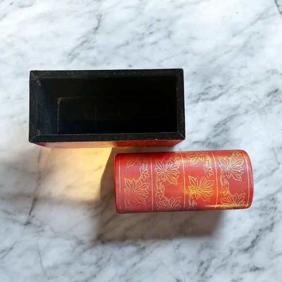 Red Tooled Leather Box-Gold Embossed-Black Velvet-Chinoiserie-Vintage-Dresser - Picture 5 of 6